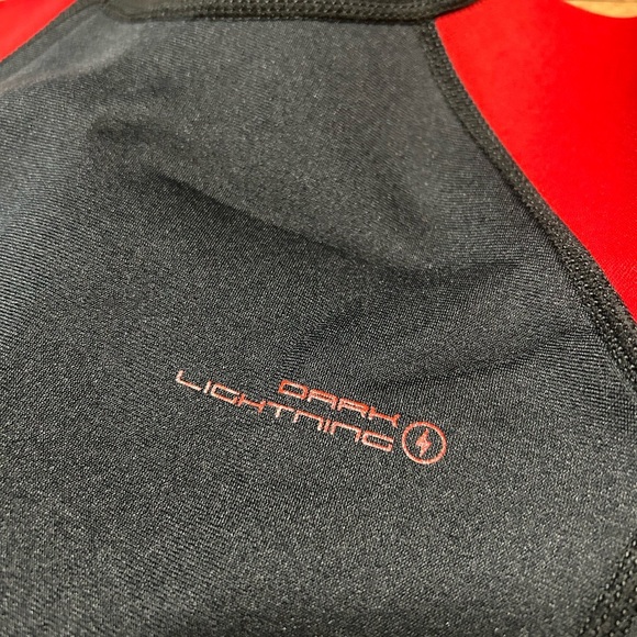 Kids Black and Red Dark Lightning Wetsuit size 6 - Picture 2 of 11